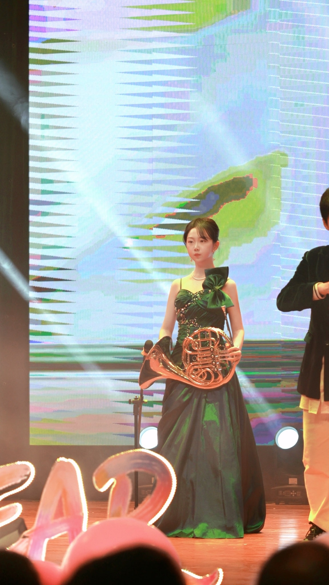 王周璞妤圆号舞台演奏
